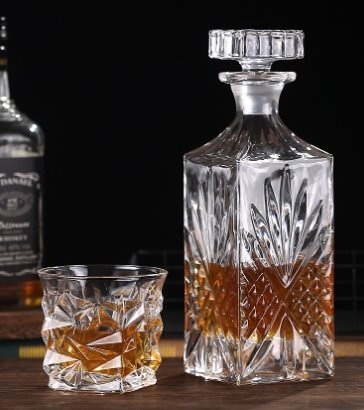 Viski steklenico kristal